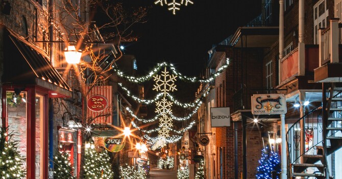 How Therapy Helps You Navigate Holiday Stress & Family Dynamics image